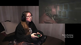 Mírame Desnudarme Mientras Juego A Través De Resident Evil 2, Parte 3