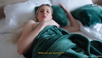 Il Figliastro Amatoriale Diventa Rude E Appassionato Con La Sua Matrigna Dopo Una Notte Fuori